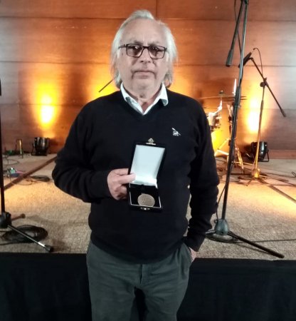 SCD reconoce trayectoria de Rodolfo Auza, director del grupo musical Wiphala