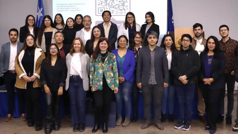 Estudiantes presentan resultados de sus trabajos en Seminario Proyectos Investiga UCEN 2022